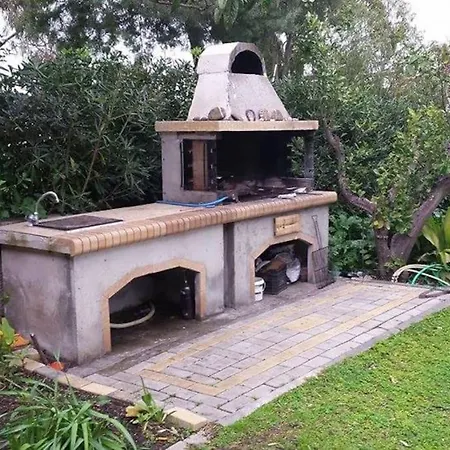 Garden House With Sea View * 法里拉基