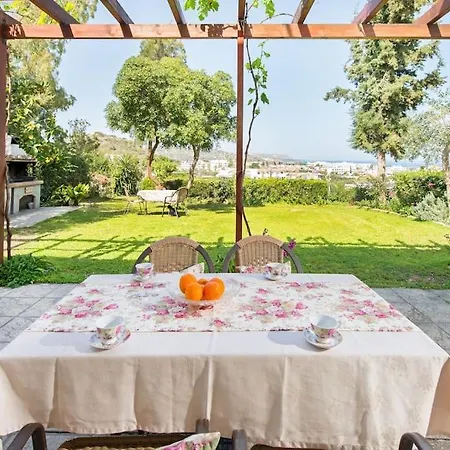 Garden House With Sea View Nyaraló
